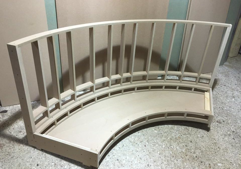 Radius banquet seating